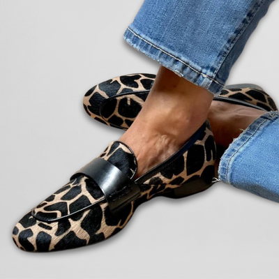 Adéva™ | Women’s Giraffe Print Loafers