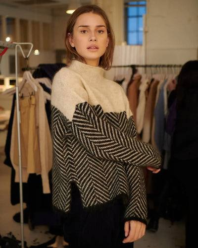 Clara™ | Luxe Herringbone Knit Sweater