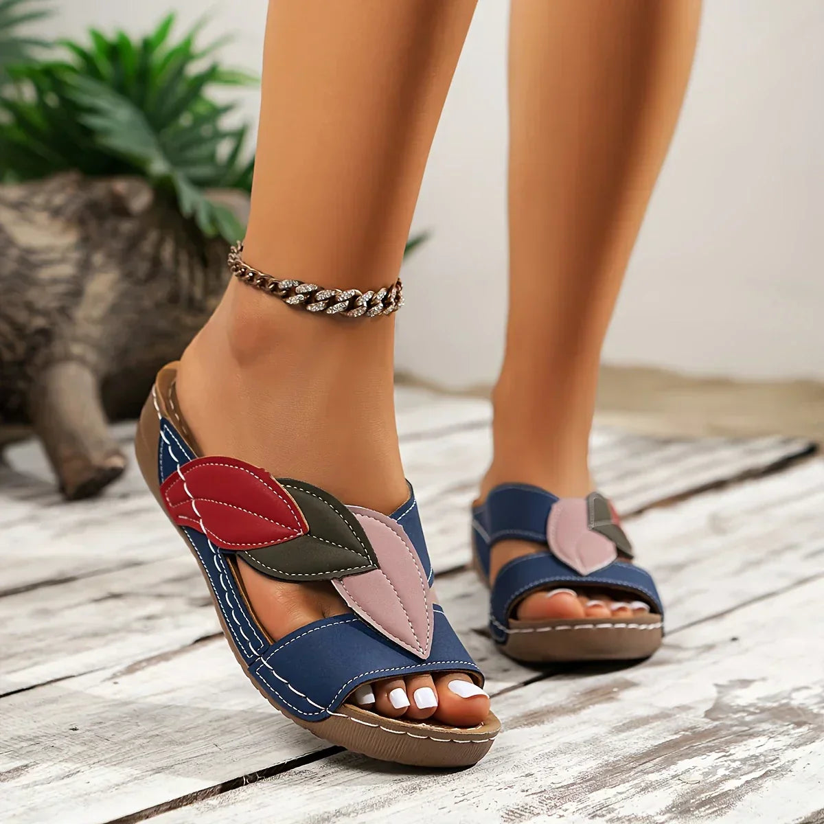 Vionelle™ | Women’s Leaf Accent Slip-On Sandals