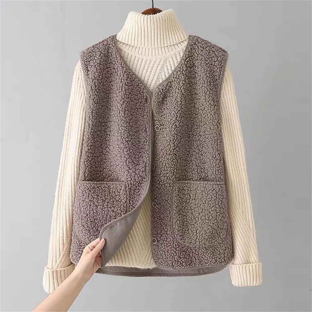 Yara™ | Versatile Chic Wool Vest