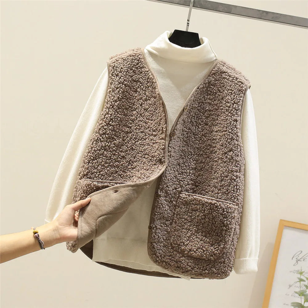 Yara™ | Versatile Chic Wool Vest