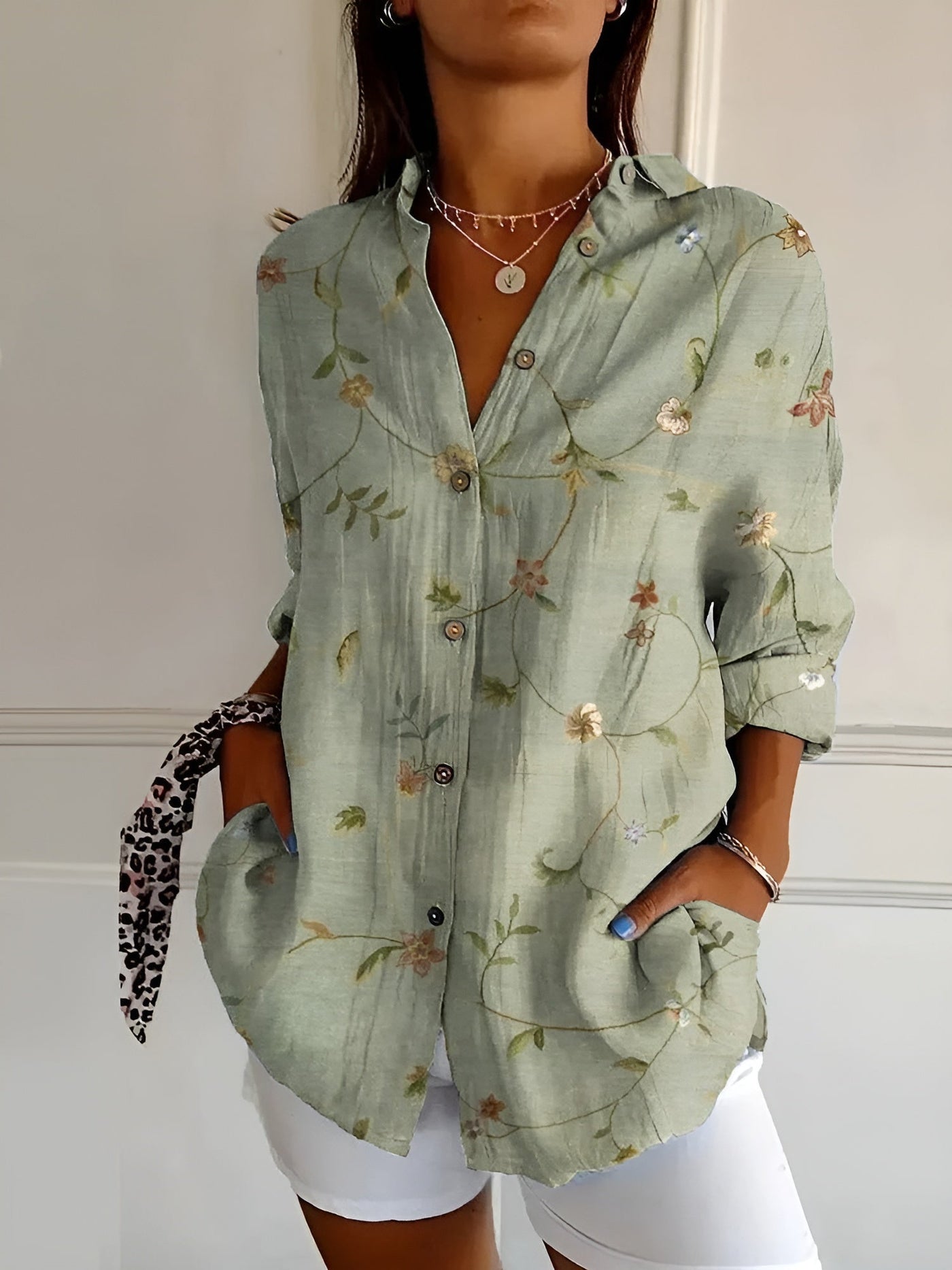 Yusra™ | Blouse with Floral Pattern and Buttons